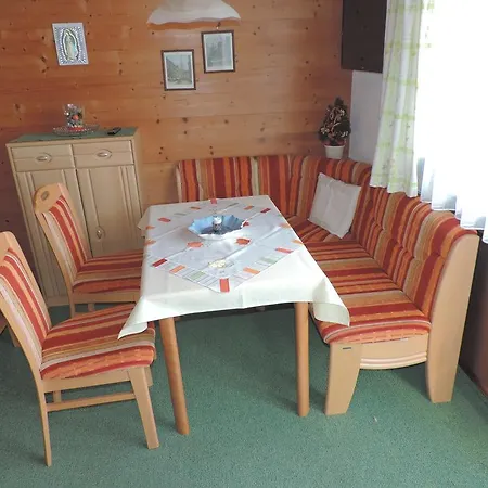 Gaestehaus Schernthaner 아파트 *